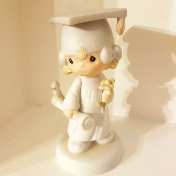PRECIOUS MOMENTS "THE LORD BLESS YOU AND KEEP YOU” Porcelaine Figurine *1980 NEW - Picture 1 of 9